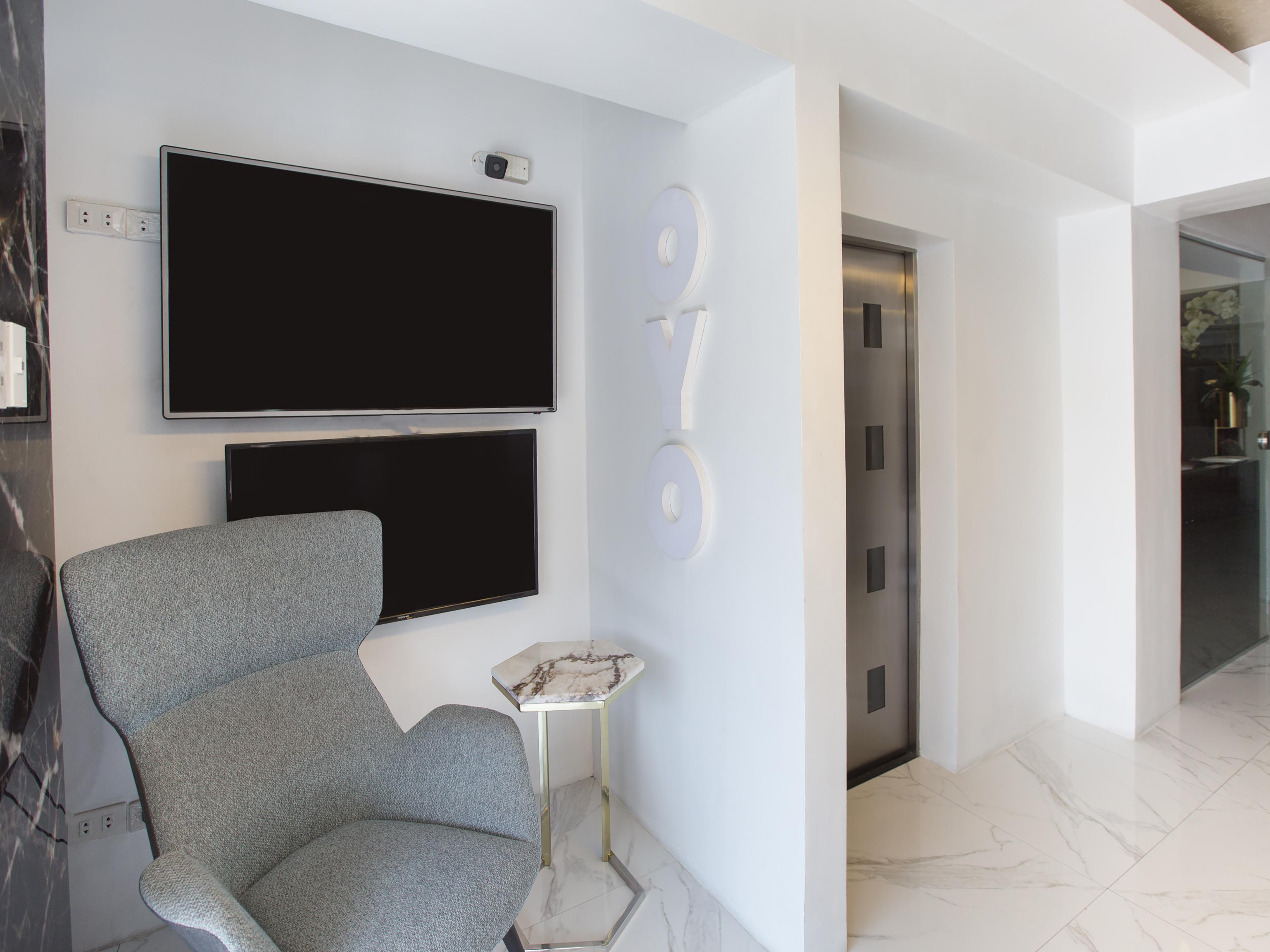 Circuit Hostel Макати Экстерьер фото