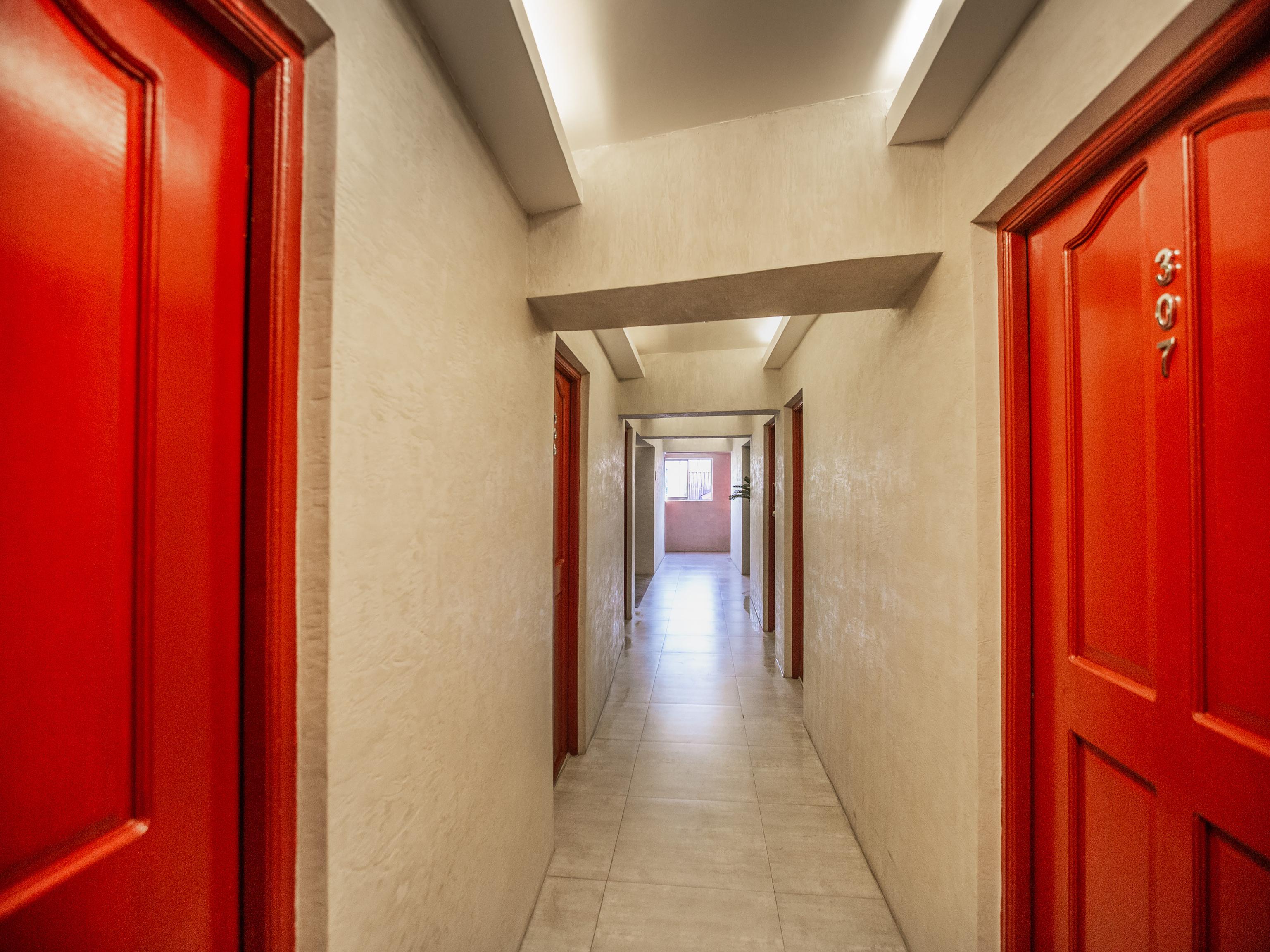Circuit Hostel Макати Экстерьер фото