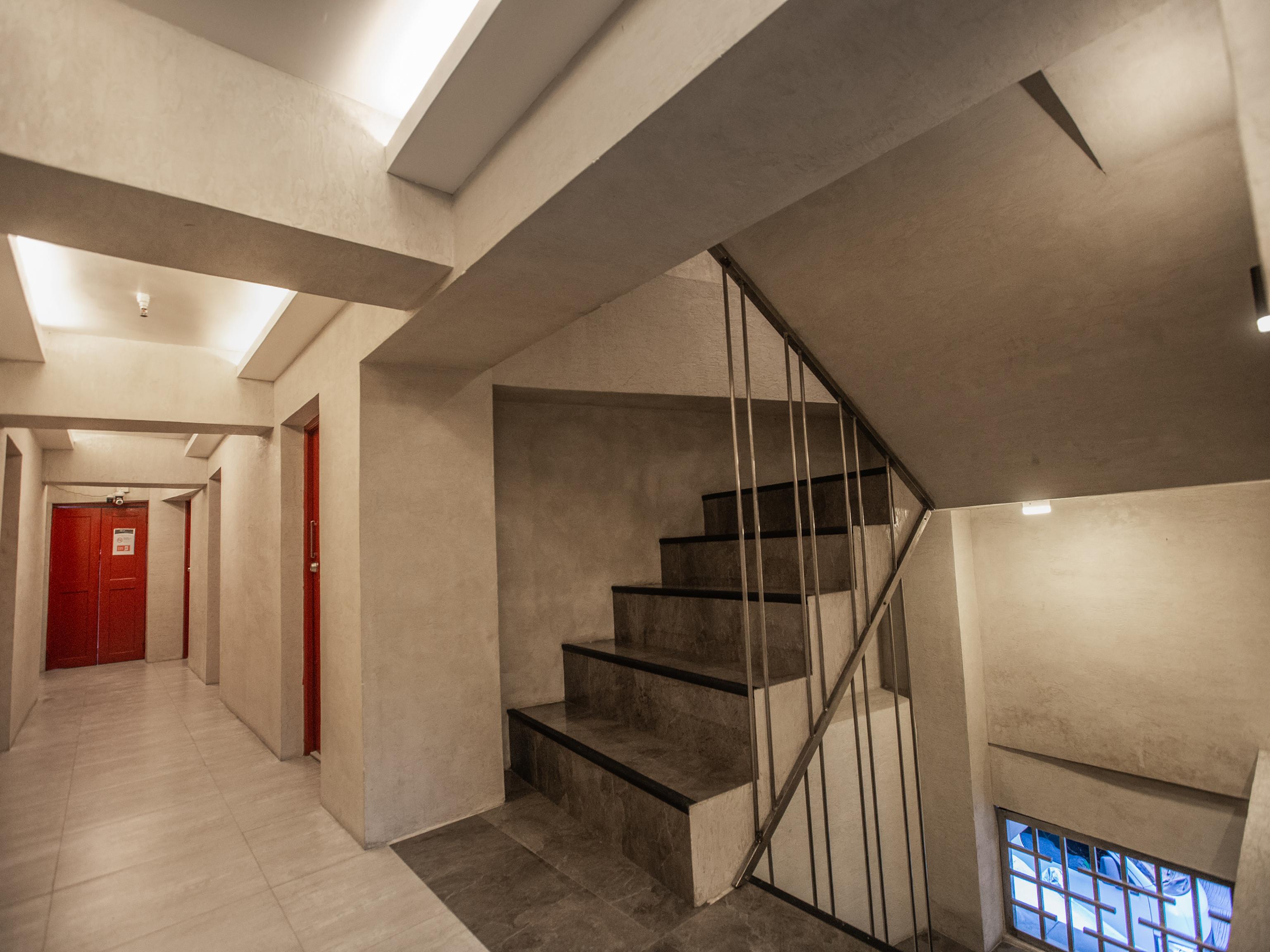 Circuit Hostel Макати Экстерьер фото