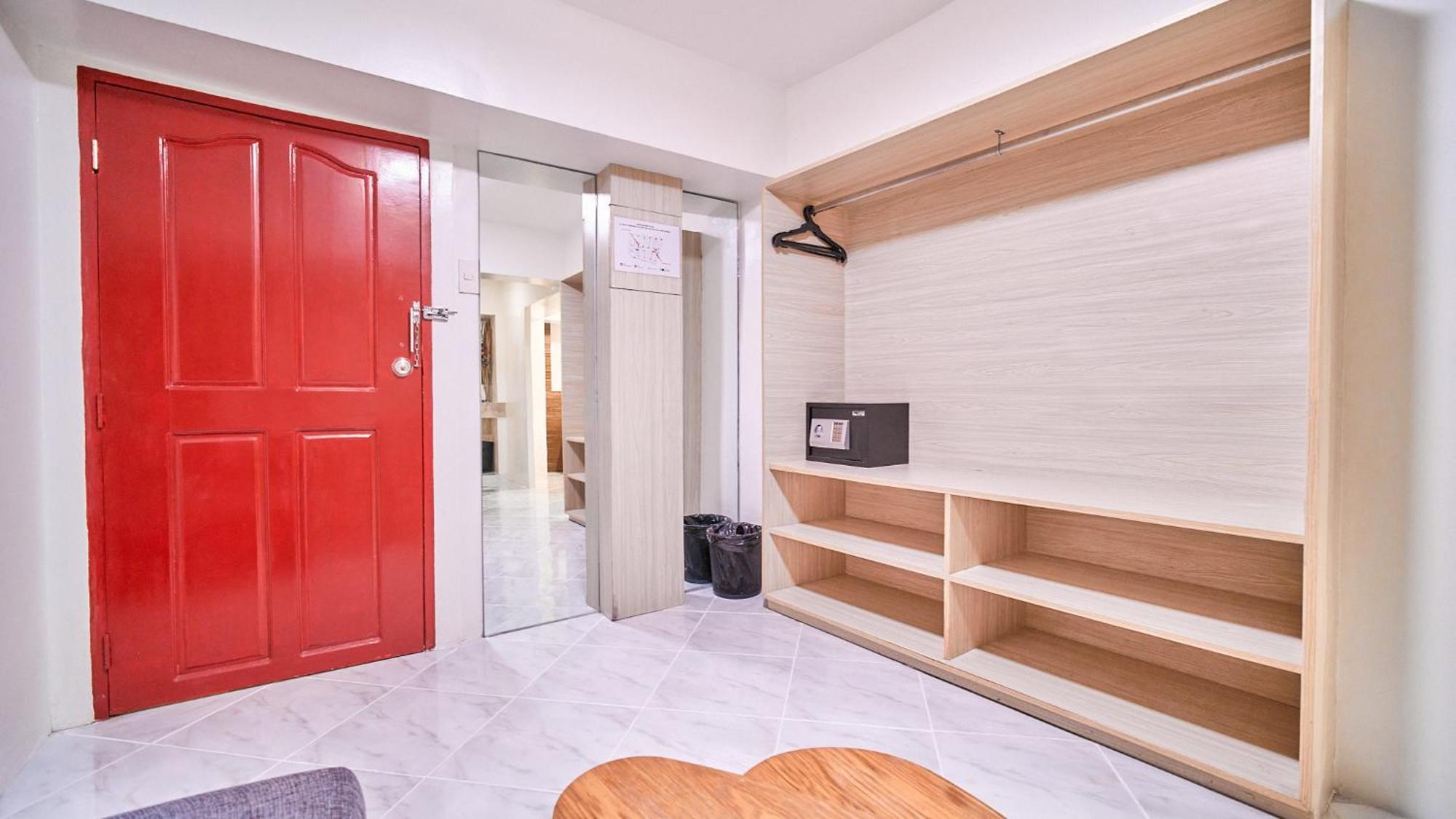 Circuit Hostel Макати Экстерьер фото
