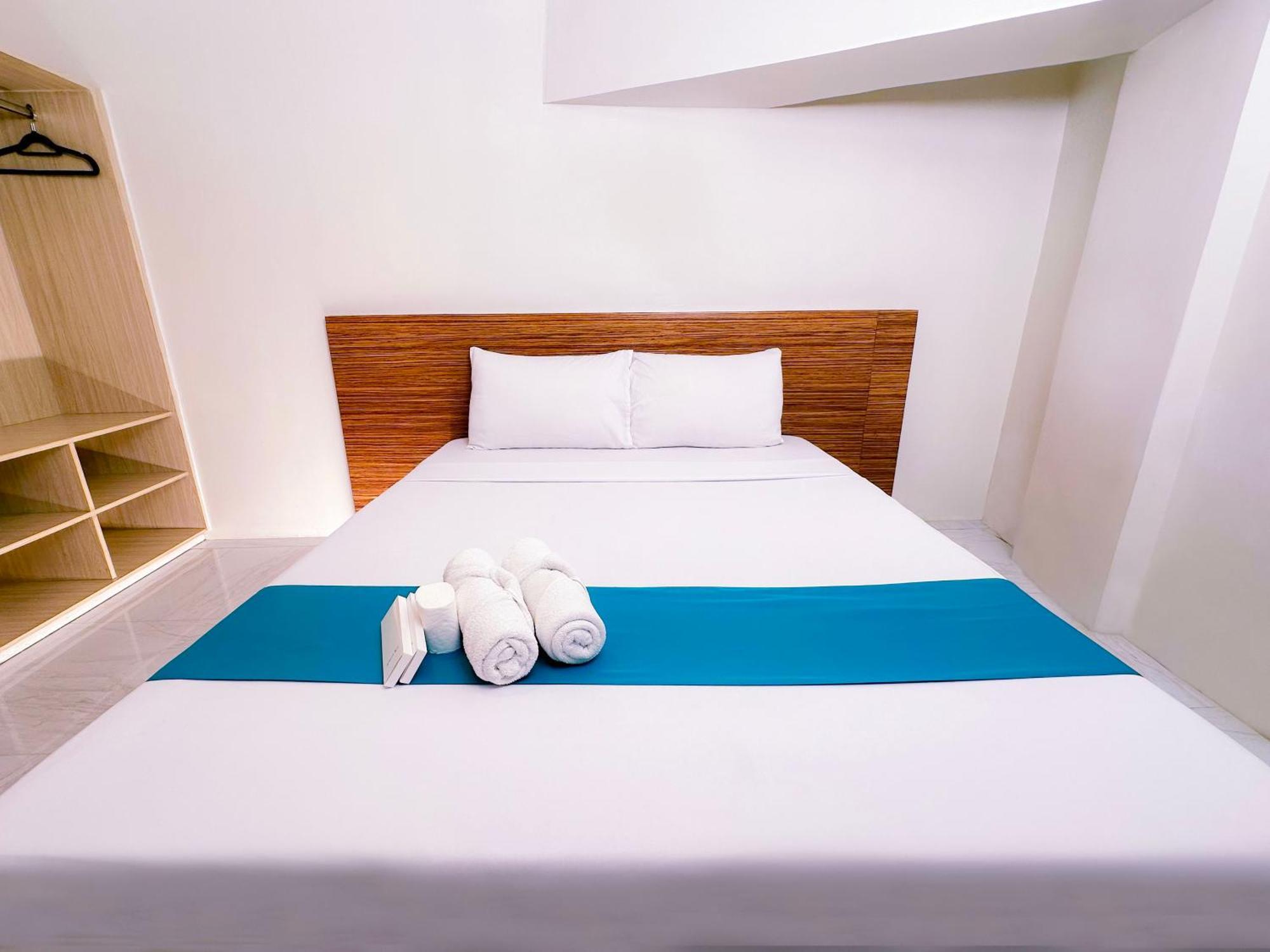 Circuit Hostel Макати Экстерьер фото