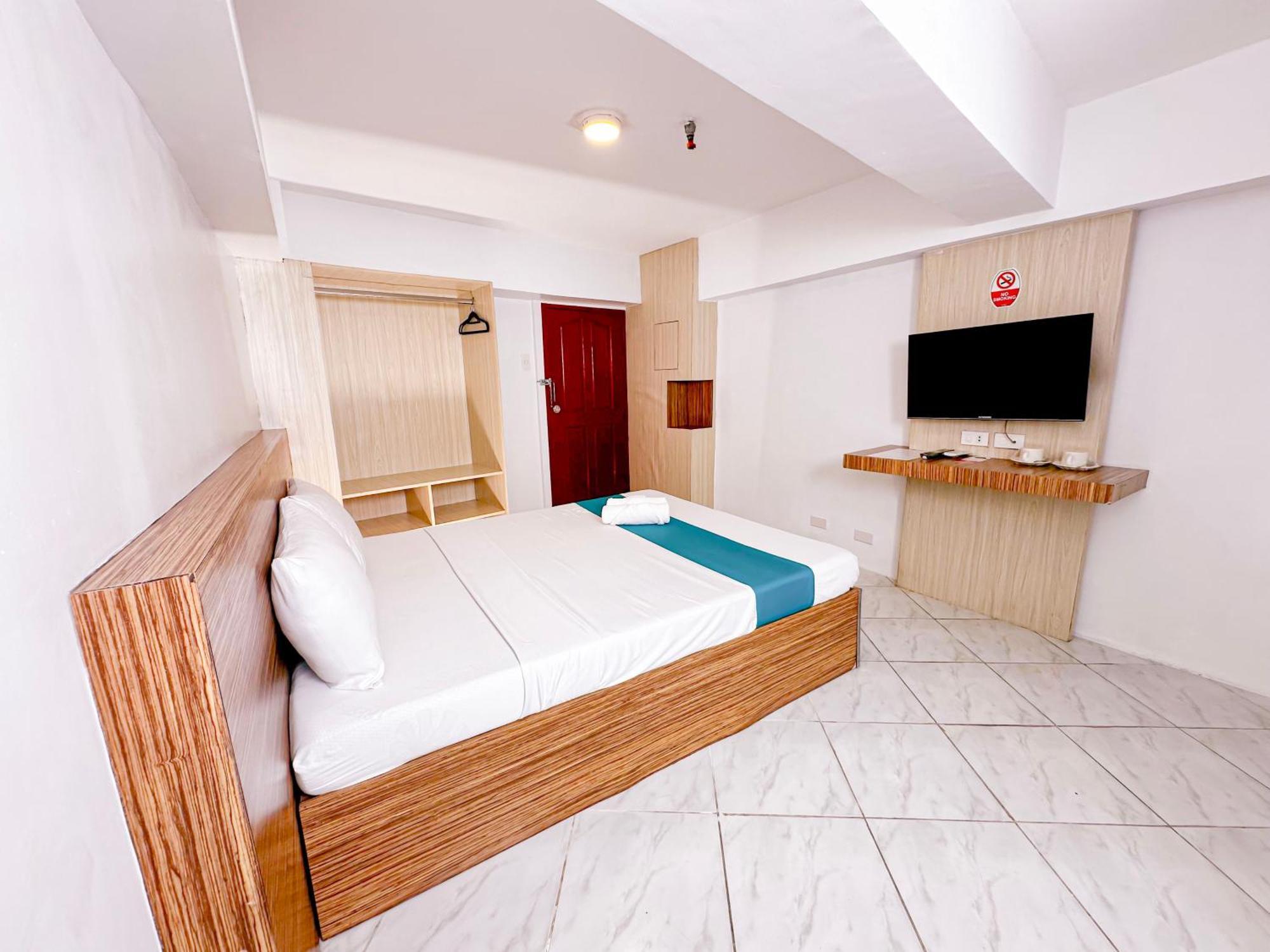 Circuit Hostel Макати Экстерьер фото