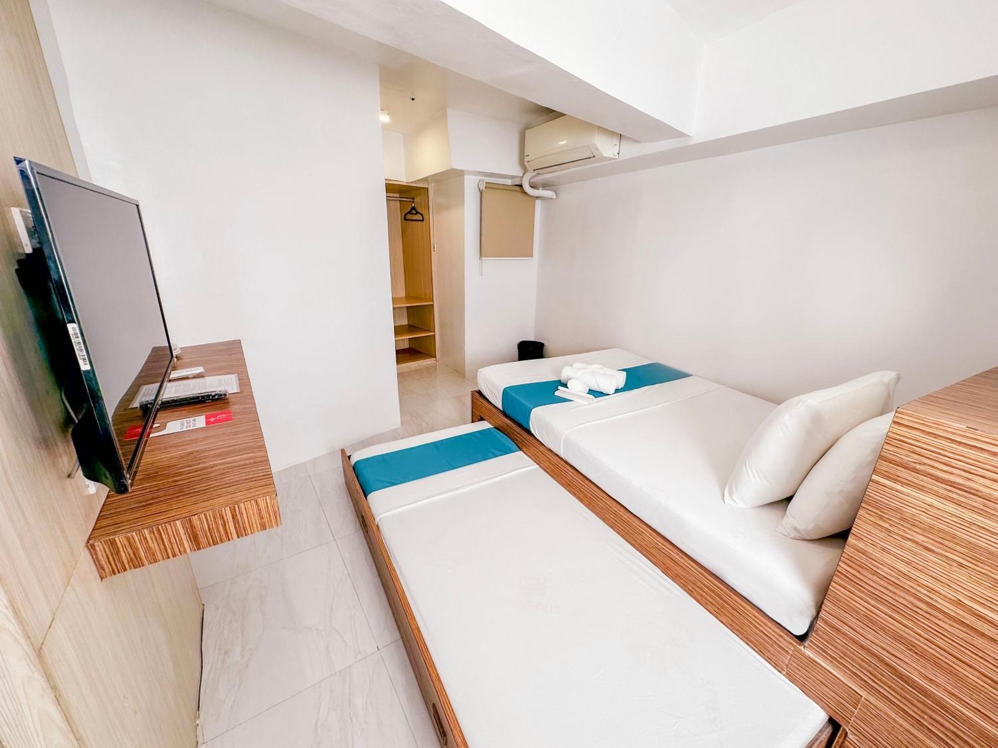 Circuit Hostel Макати Экстерьер фото